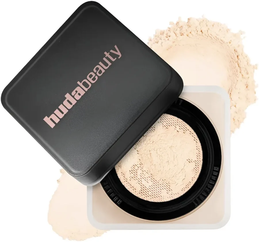 Huda Beauty — polvo y fijación, del kit de Cintia Lentini Studio Make Up