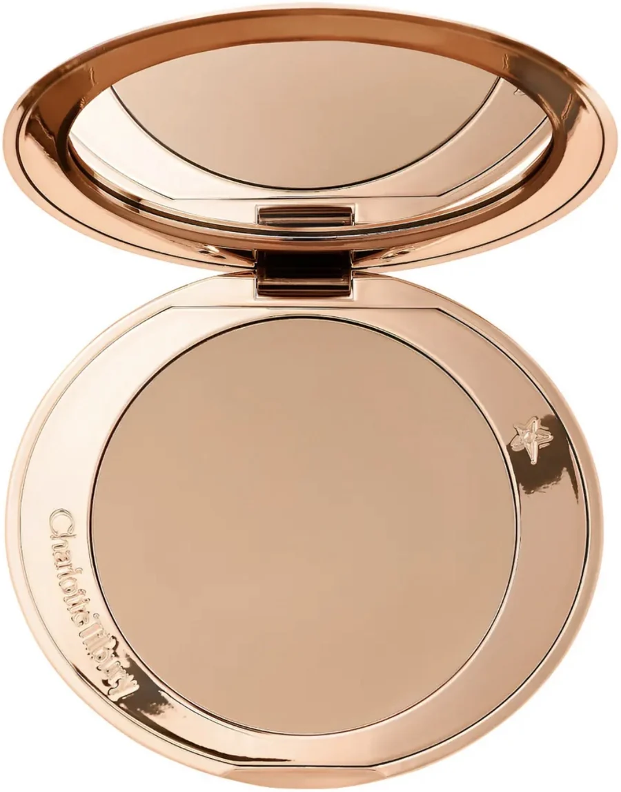 Charlotte Tilbury — rubor, bronzer y luz, del kit de Cintia Lentini Studio Make Up